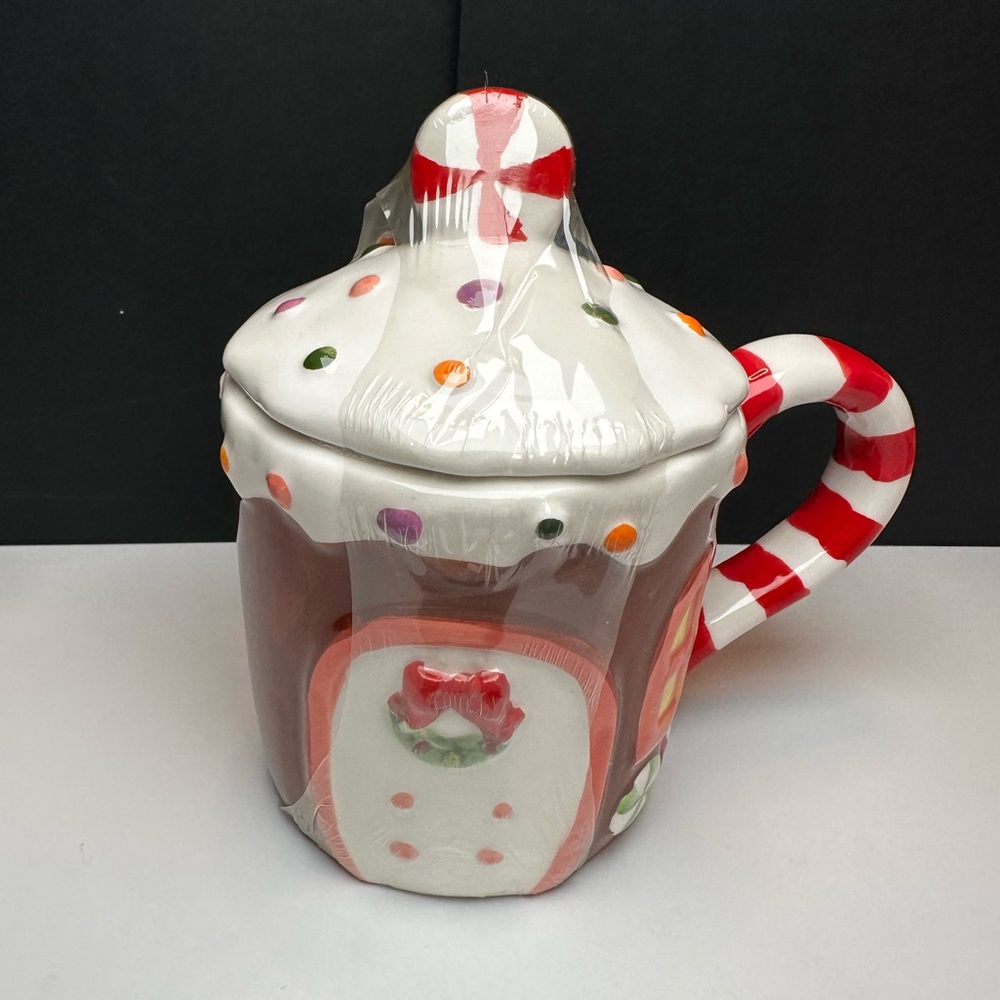 Tiktok Viral Gingerbread House Mug with Lid
